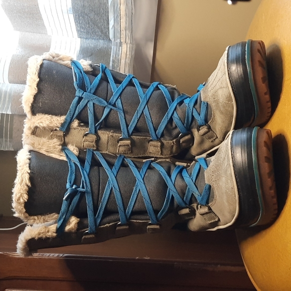 Sorel Shoes - Sorel ladies waterproof boots, size 9